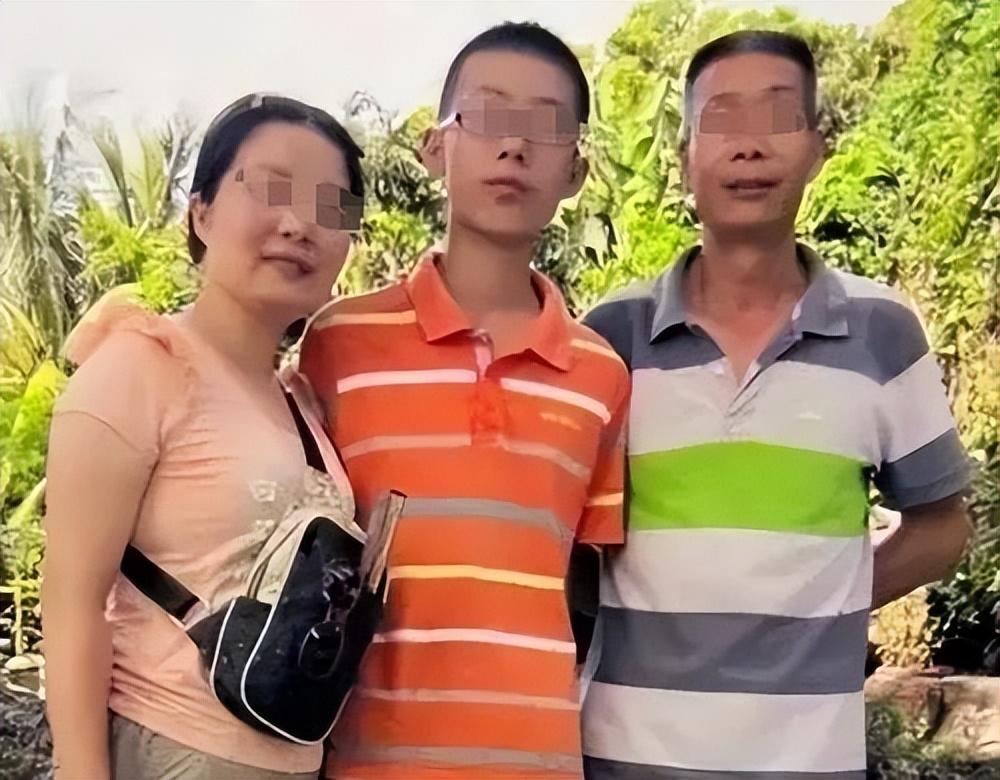 贵州9名校霸暴打14岁同学,将其折磨成植物人,一年后报应来了-贵州学生打架视频大全