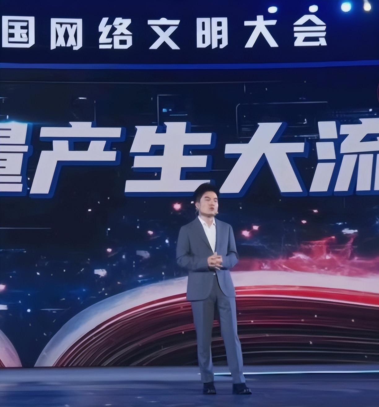 前脚董宇辉请假去开“高端”会议,后脚俞敏洪在家发视频辟谣-董宇介绍