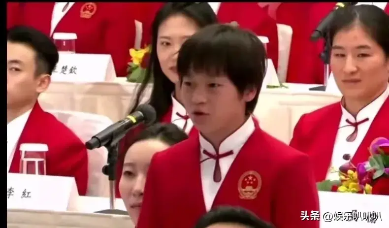 笑不活了!全红婵被香港记者提问,婵妹表现亮了!网友评论炸锅!-全红婵被骂白痴