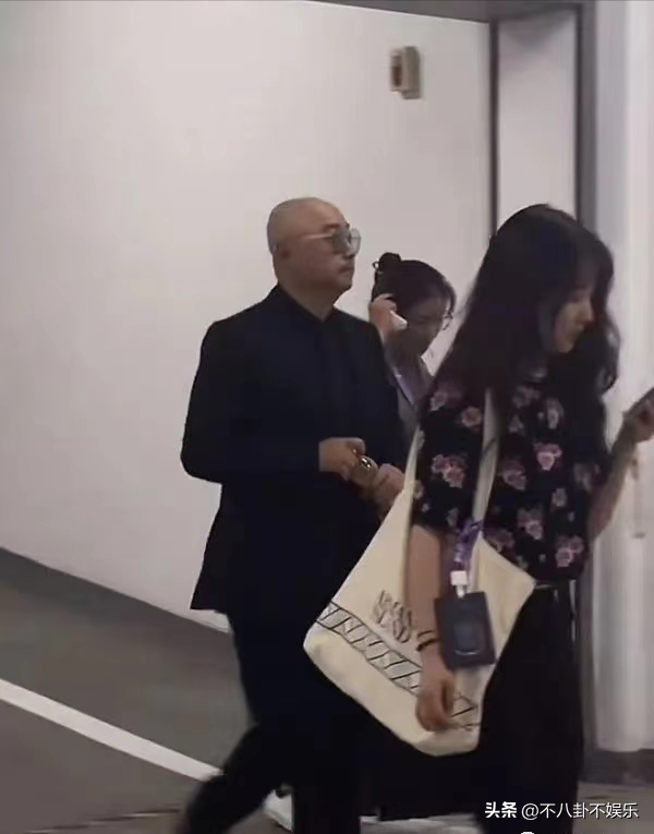 徐峥电影节疑受冷落,和大鹏王一博无交流,全程闷闷不乐-徐峥的资产