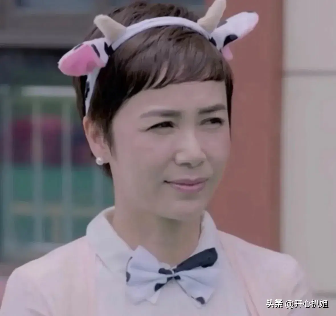 郑晓龙导演曾透露:蒋雯丽是黄轩的贵人!事情不简单,信息量大!-蒋丽雯和黄轩是什么关系