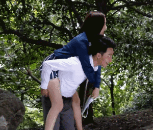 郑晓龙导演曾透露:蒋雯丽是黄轩的贵人!事情不简单,信息量大!-蒋丽雯和黄轩是什么关系