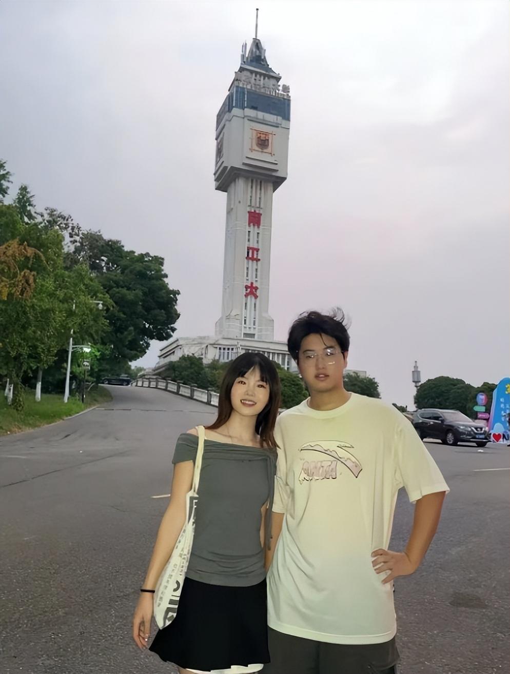 “亲爱的小孩回来了!”南工大10年前寻找的孙卓,背书包前来报到-亲爱的小孩亲爱的