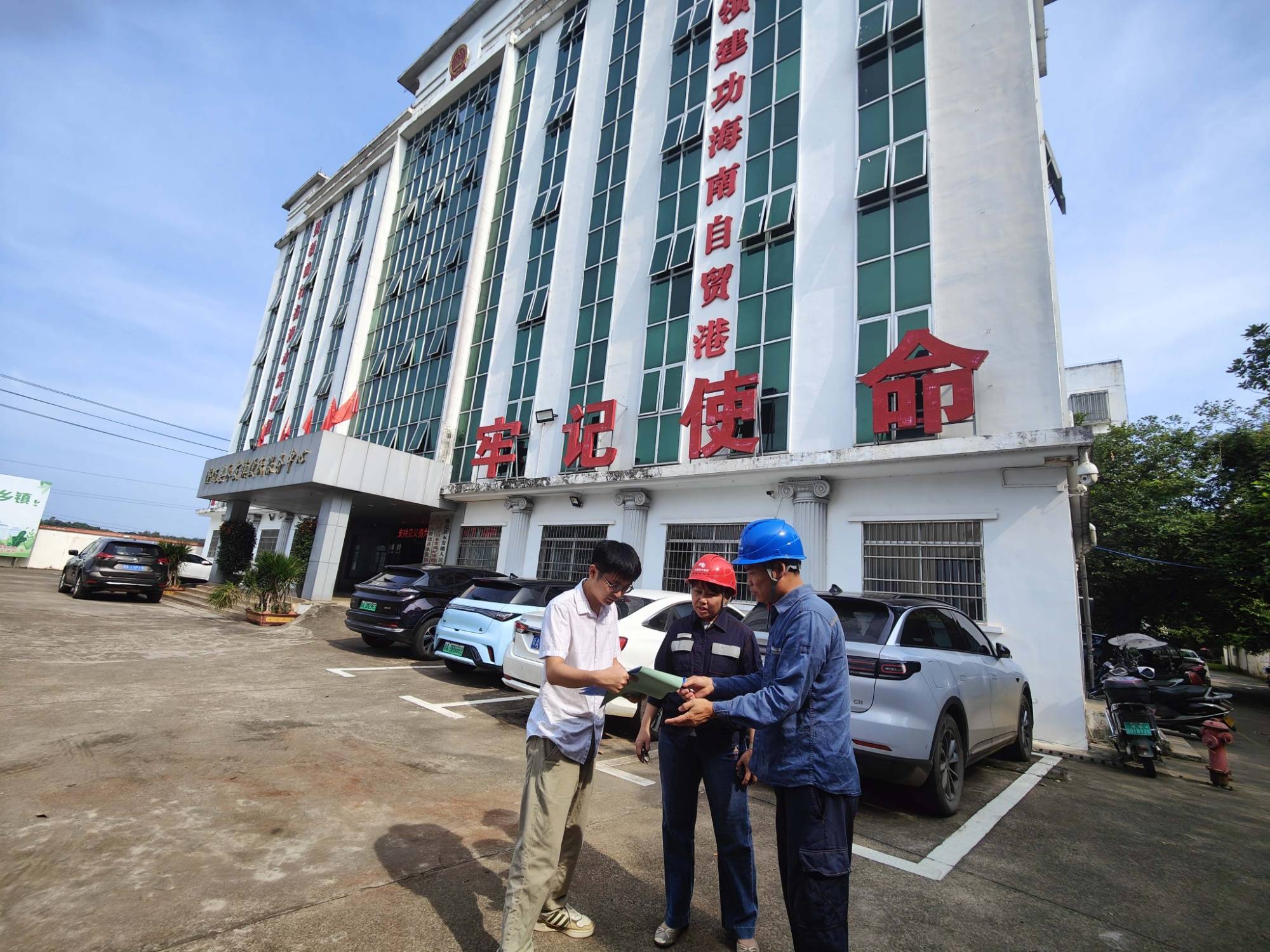 防御台风“摩羯”南方电网首批600余名援琼抢险队9月4日抵琼-南方电网突发事件