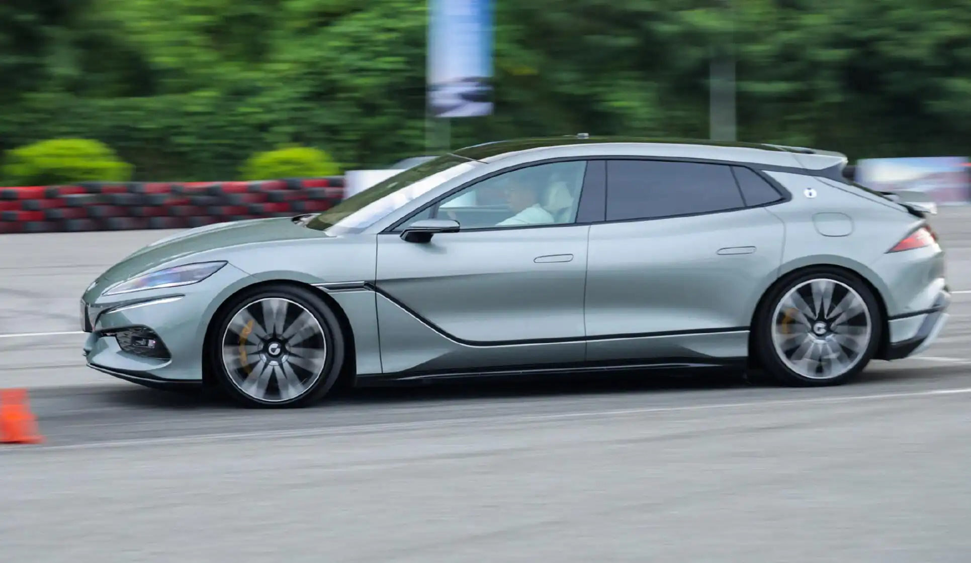 三款新车,比亚迪9月全力出击,钱包估计捂不住了!-比亚迪9月份