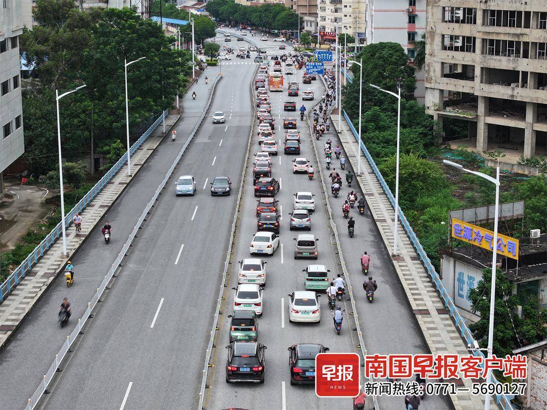 南宁邕江大桥双向封闭,最高洪峰12点过境-邕江流向示意图