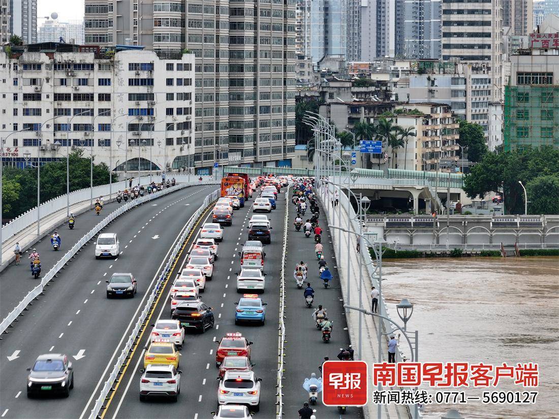 南宁邕江大桥双向封闭,最高洪峰12点过境-邕江流向示意图