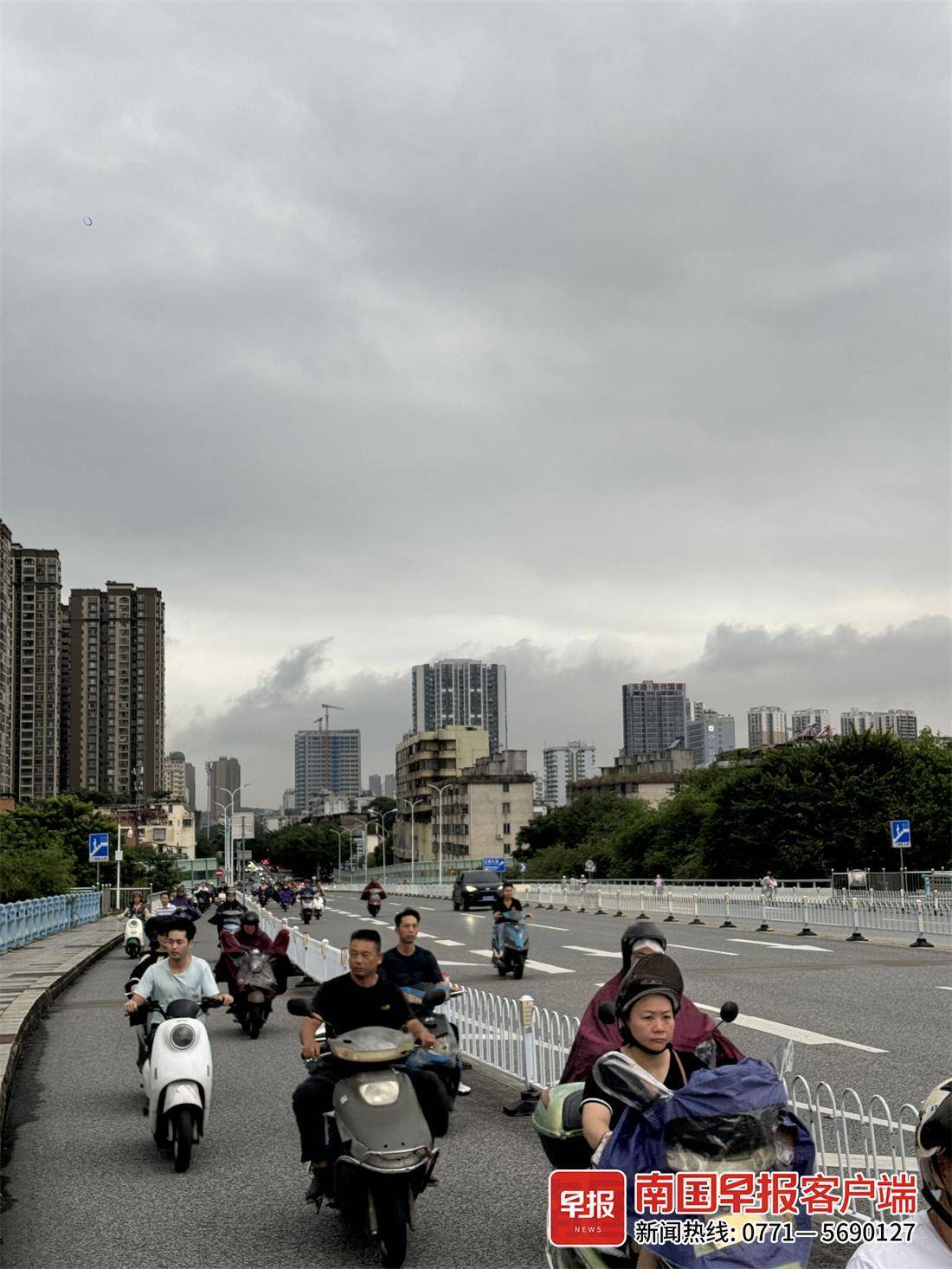 南宁邕江大桥双向封闭,最高洪峰12点过境-邕江流向示意图