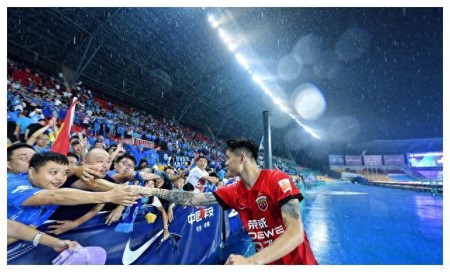 中超上座不减!国安主场4万1居首,申花、天津泰山主场破2万!-山东鲁能对北京国安