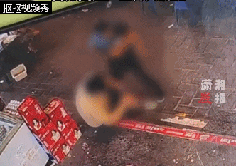 280斤的他一味挨打不还手,怕被认定互殴!冲上热搜!-280斤男生