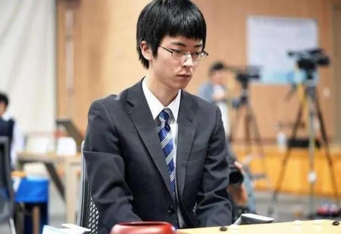 余正麒力克对手晋级本赛 柯洁复仇01年后生 李轩豪速速惨败-余正钧百科