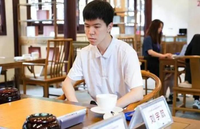 余正麒力克对手晋级本赛 柯洁复仇01年后生 李轩豪速速惨败-余正钧百科