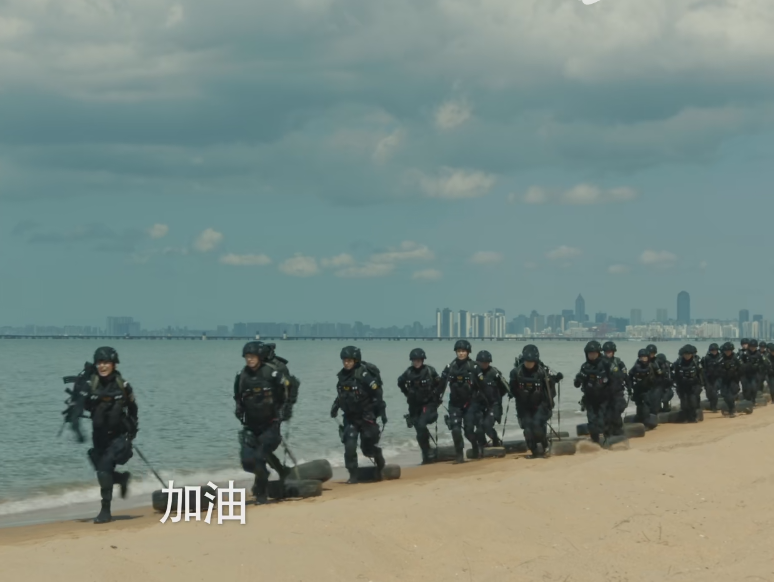 积压4年,王劲松新剧开播成黑马,拿下8.4高分,剧情越看越上头-王劲松最近演的电影叫什么