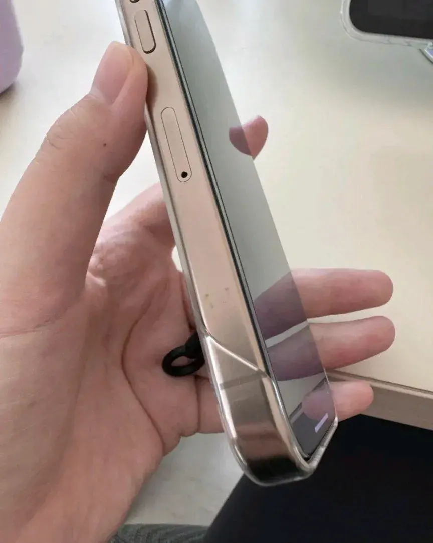 iPhone 16 Pro首发翻车?网友齐吐槽第一批BUG ,简直太离谱!-16spro发布价格