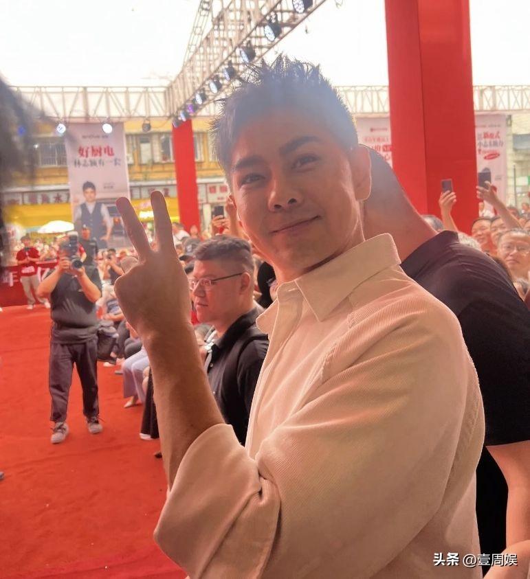 49岁林志颖近照曝光,车祸2年后现身活动唱歌,网友:老了好多-2020年林志颖最近视频