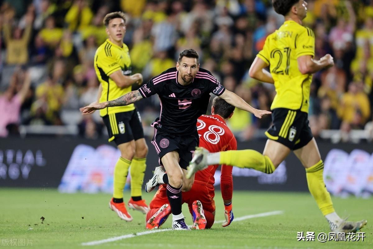 5分钟2球,加冕46冠!梅西炸裂表演:1V2奔袭,20米世界波-梅西绝技视频