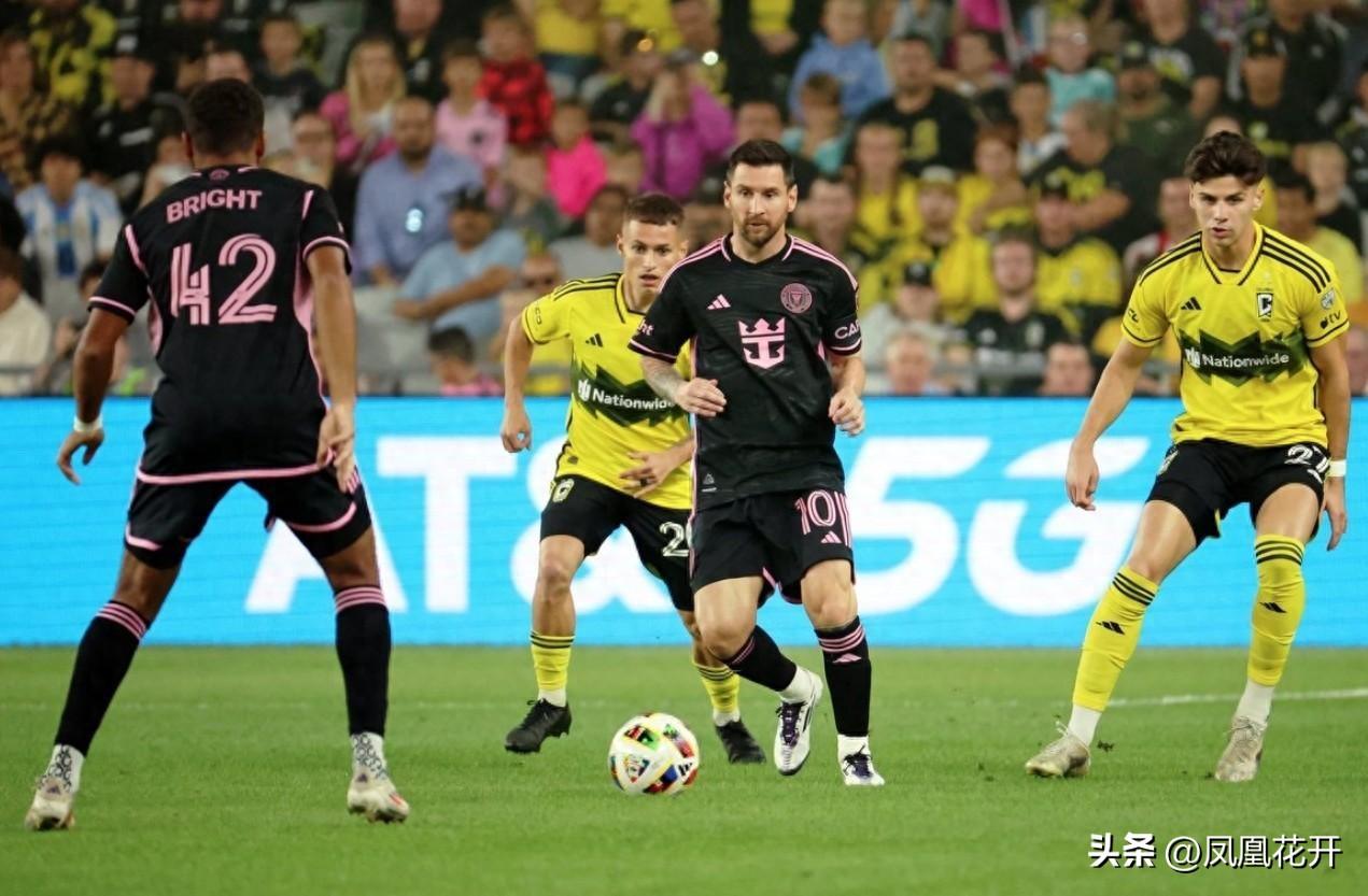 5分钟2球,加冕46冠!梅西炸裂表演:1V2奔袭,20米世界波-梅西绝技视频