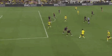 5分钟2球,加冕46冠!梅西炸裂表演:1V2奔袭,20米世界波-梅西绝技视频