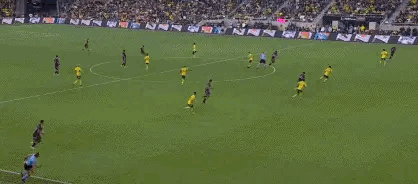 5分钟2球,加冕46冠!梅西炸裂表演:1V2奔袭,20米世界波-梅西绝技视频