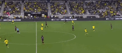 5分钟2球,加冕46冠!梅西炸裂表演:1V2奔袭,20米世界波-梅西绝技视频