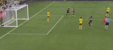 5分钟2球,加冕46冠!梅西炸裂表演:1V2奔袭,20米世界波-梅西绝技视频