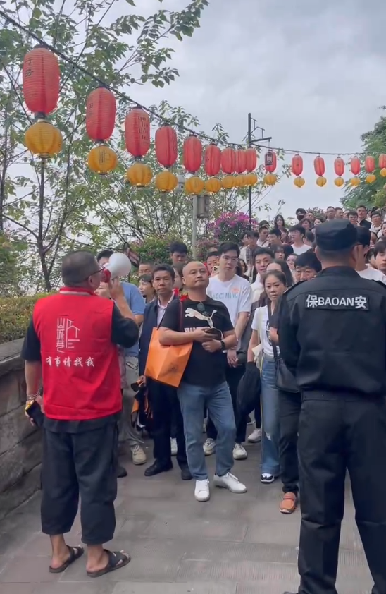 国庆重庆文旅再创佳绩 山城巷宠粉引全网热议-重庆国庆景区