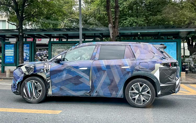 比亚迪全新伪装车谍照曝光:定位中型SUV,或为唐L-比亚迪新型汽车