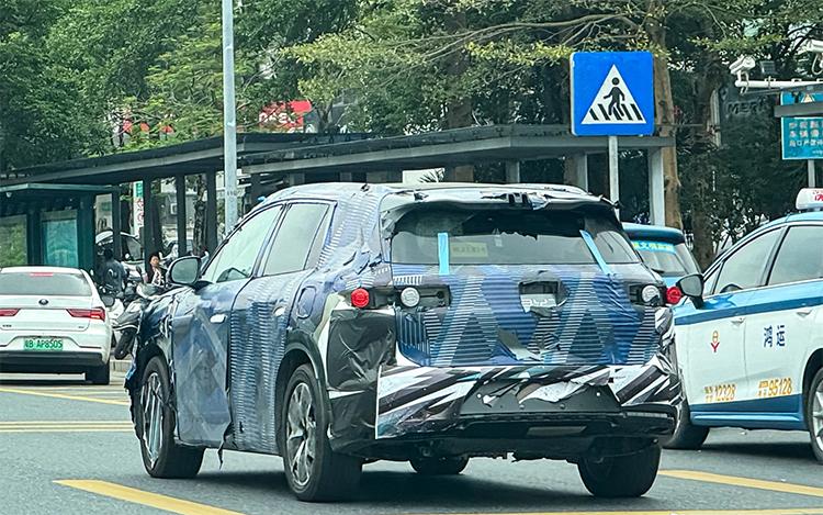 比亚迪全新伪装车谍照曝光:定位中型SUV,或为唐L-比亚迪新型汽车