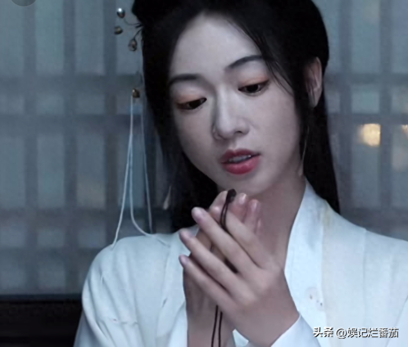 好家伙!吴谨言《春花焰》开播差评一片,观众差评理由出奇一致-吴谨言被央视diss
