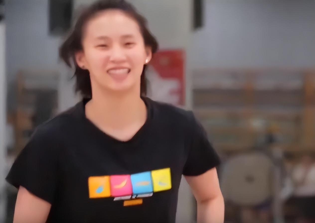 全红婵陈芋汐恢复训练,新一届中国跳水队集结,周继红亲自监督-全红婵全国跳水冠军