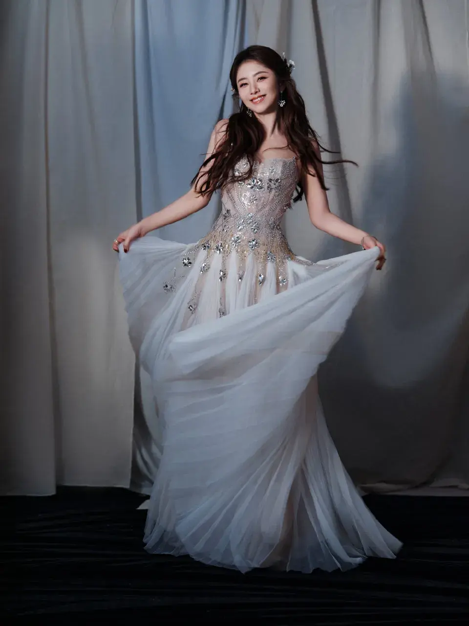 谭松韵金鹰奖惊艳亮相,公主造型秒变女神降临!-金鹰奖2020谭松韵