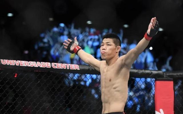 李景亮两年后再战UFC,被普拉特斯KO终结,赛后两人拥抱致意-李景亮ufc第几名