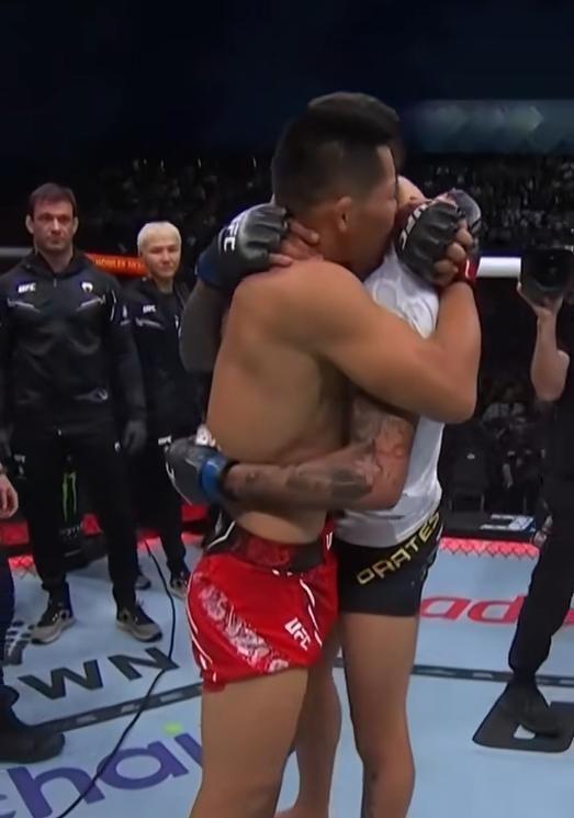 李景亮两年后再战UFC,被普拉特斯KO终结,赛后两人拥抱致意-李景亮ufc第几名