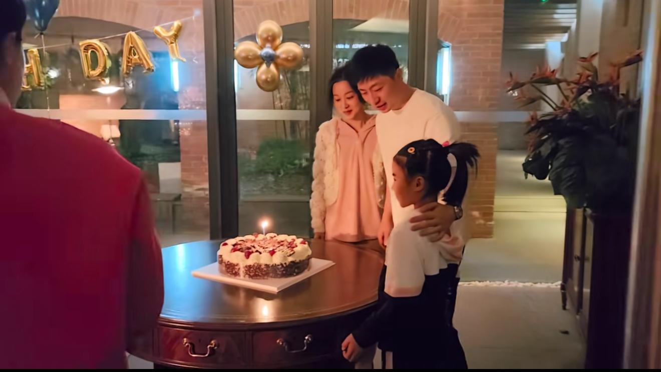 马龙36岁生日现场曝光:戴12万表好阔气,夏露唱生日歌女人味十足-马龙老婆夏露澄清