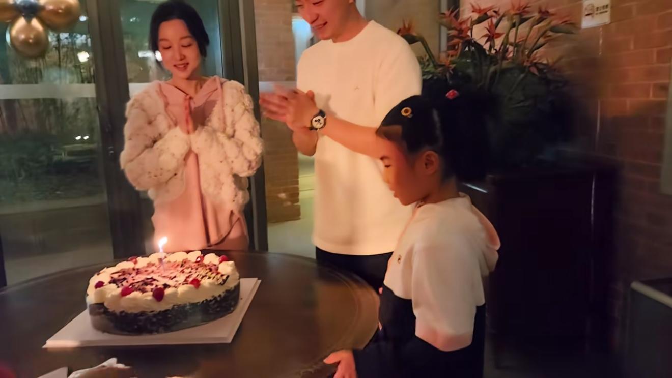 马龙36岁生日现场曝光:戴12万表好阔气,夏露唱生日歌女人味十足-马龙老婆夏露澄清