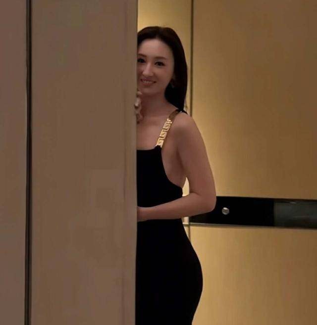 TVB知名女星真空上阵险走光,人气高涨通告不断,上位成公司一姐-TVB知名女星曝怀孕