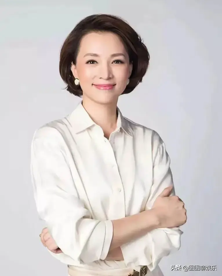 董卿再上热搜!但已不是主持人!-董卿怎么不主持了2020