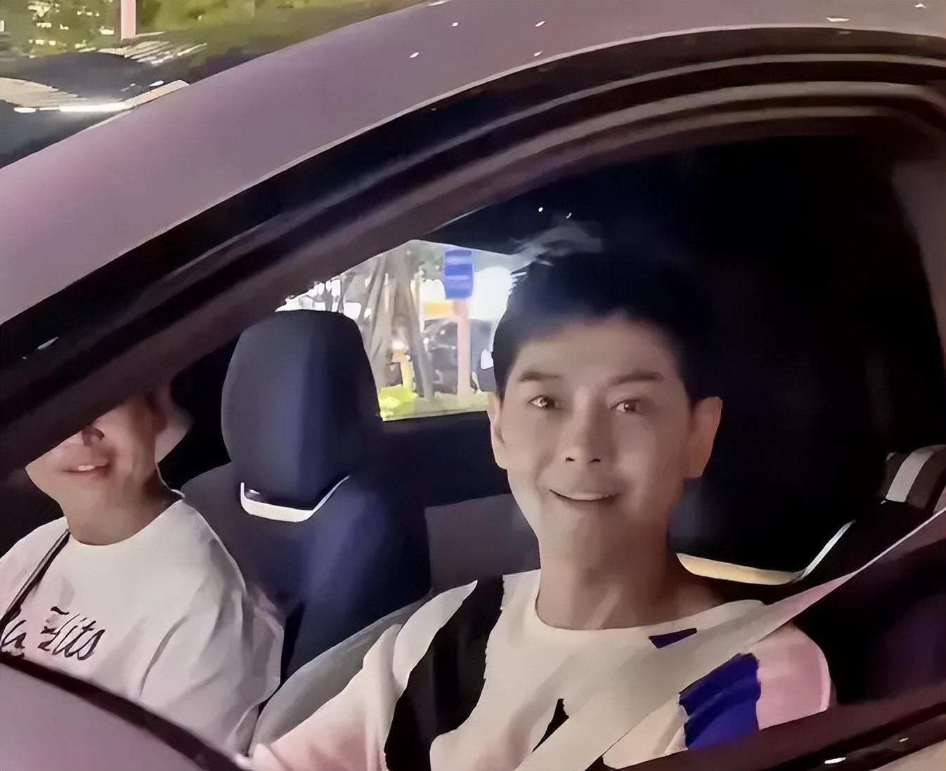 林志颖露面开车!瘦到脱相,笑容僵硬,车祸后遗症明显,网友心酸-林志颖开豪车参加舞会