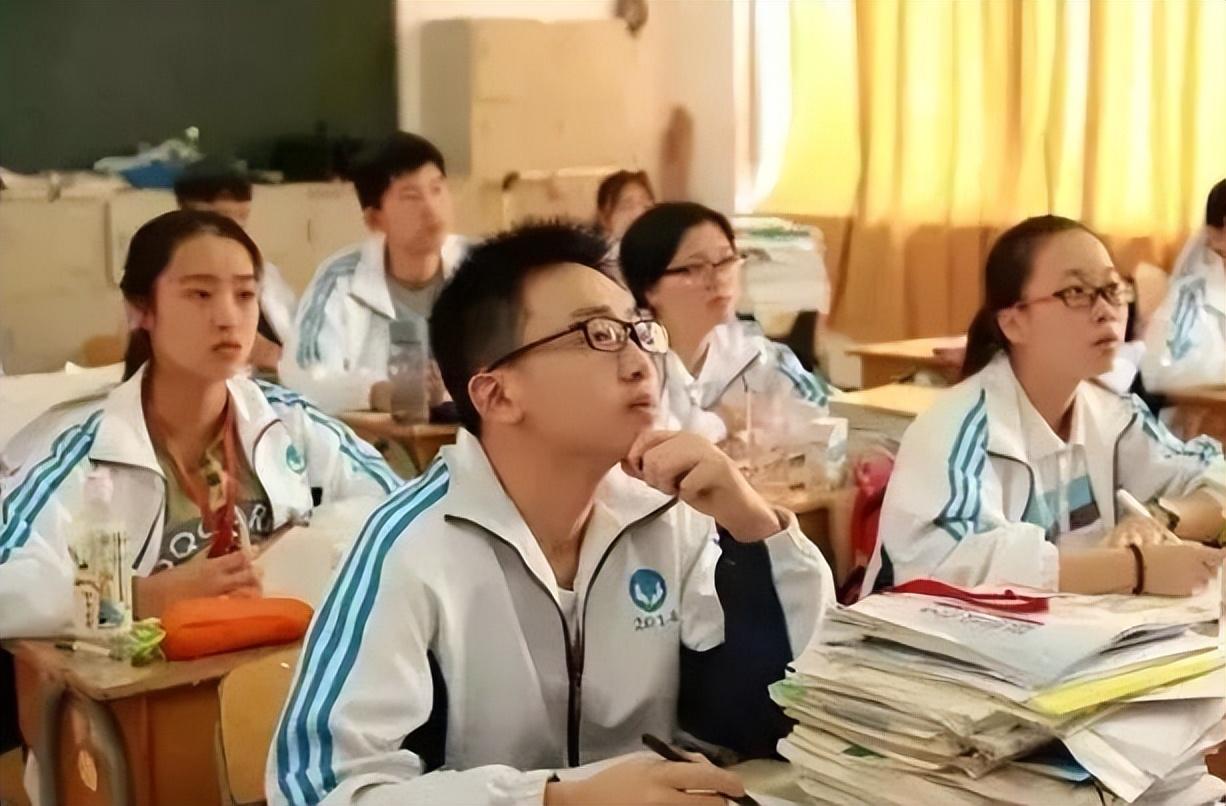 9年义务教育要改成12年?官方给出暖心回应,家长总算放心了-义务教育九年改为12年