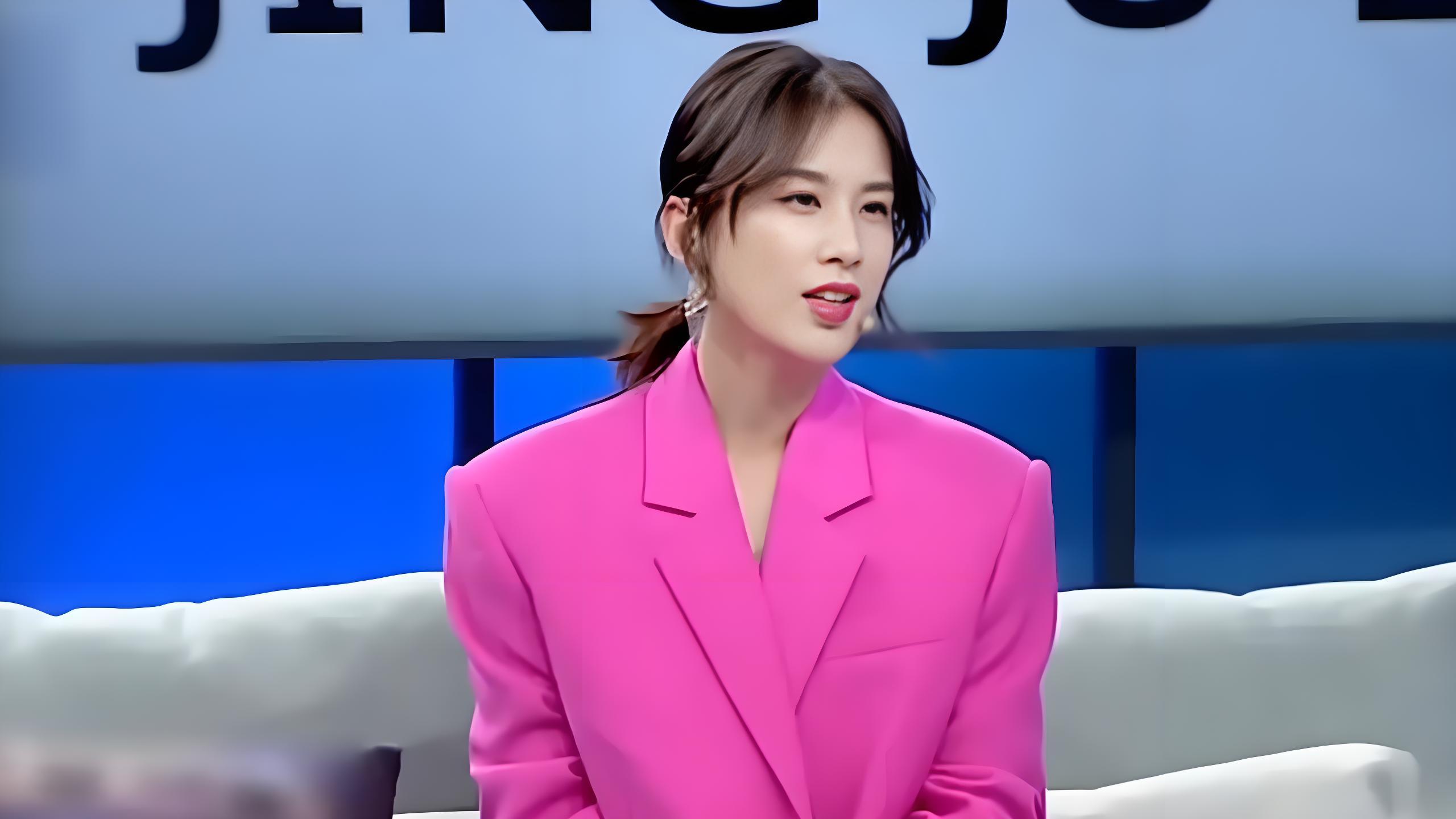 黄圣依开始买房,去名校读书,她终于采取行动,选择和杨子对抗了-黄圣依道歉