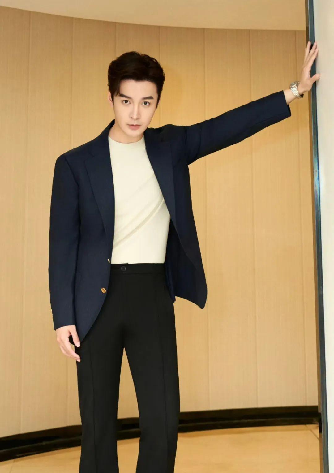 大瓜!知名男星被曝逃税,培养妈咪笼络小姐,堪称“内娱李胜利”-明星逃税是什么意思啊