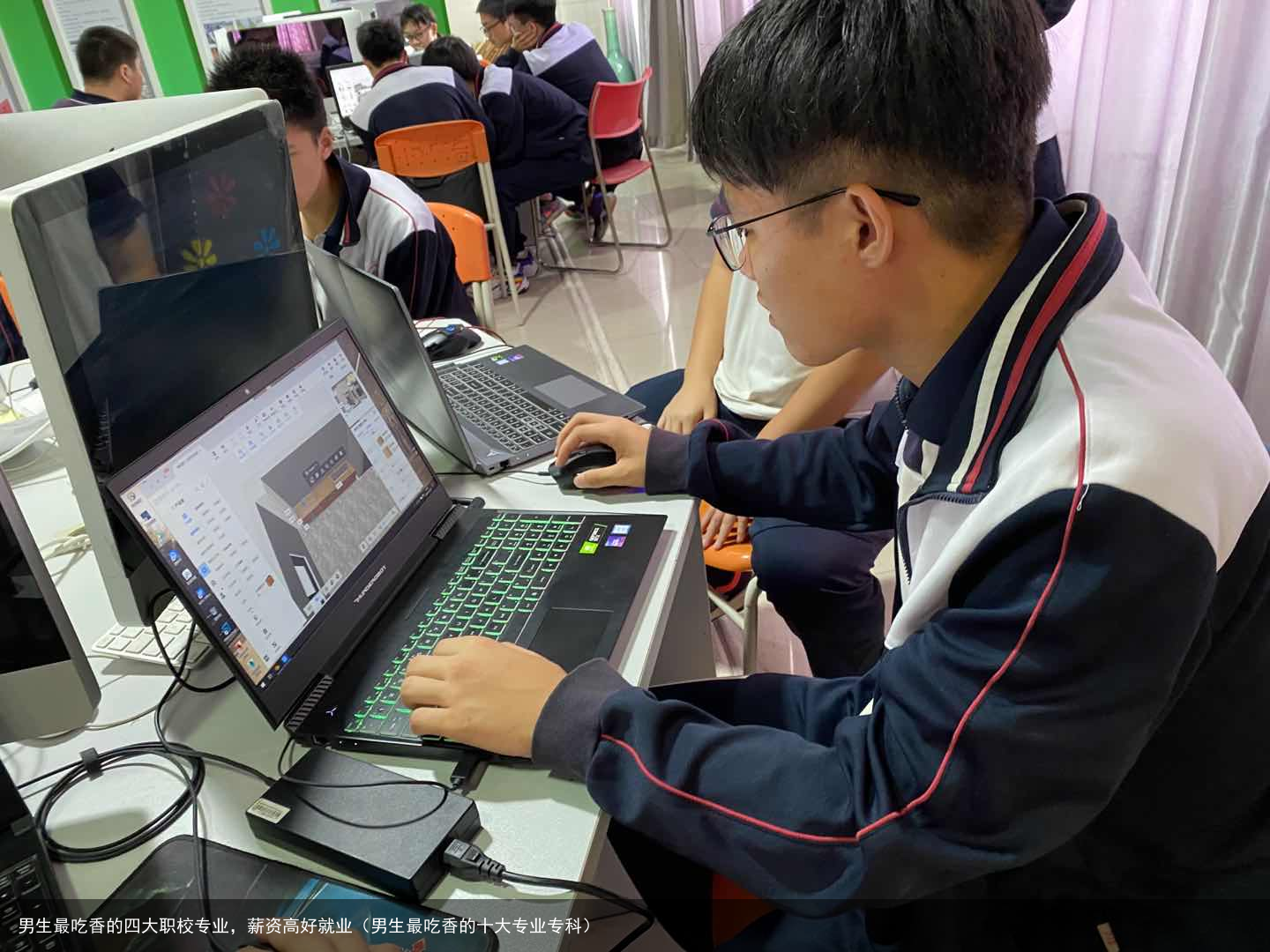 男生最吃香的四大职校专业，薪资高好就业（男生最吃香的十大专业专科）