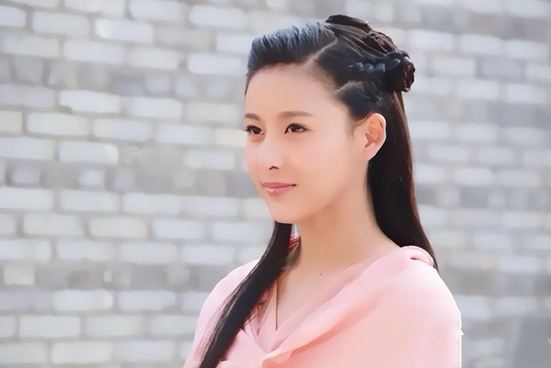 比王思聪还有钱的“沪上皇”秦奋，是个怎样的人？(秦奋沪上皇什么意思)