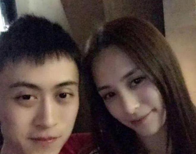 秦奋现身东京街头被偶遇，身高成谜穿搭时尚，近照酷似郭敬明？(秦奋165cm)