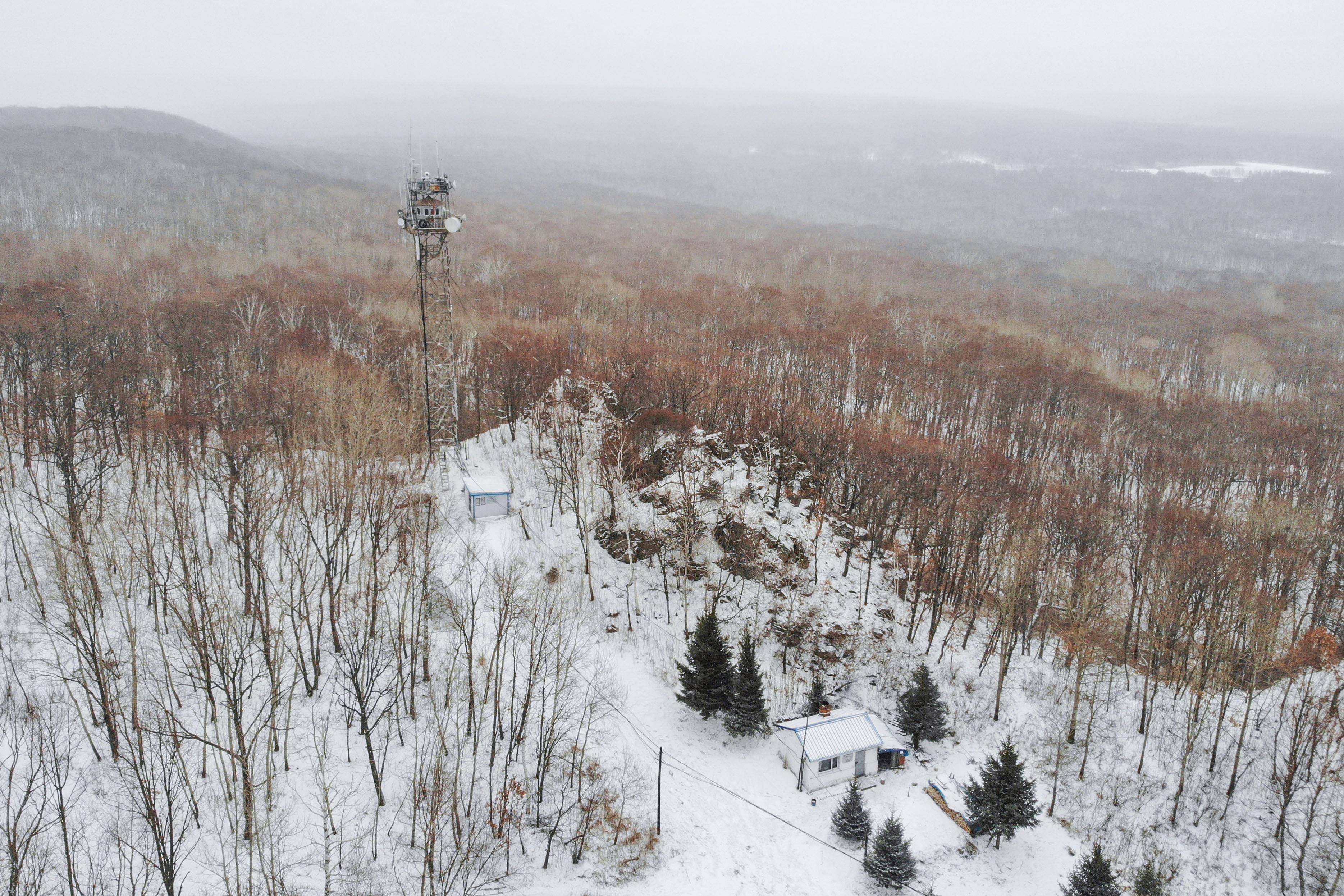 （新华全媒+）彩芹瞭望塔上两代夫妻的坚守(彩ill)