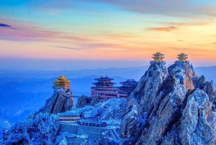 想去洛阳栾川老君山玩一玩，有没有攻略介绍一下，谢谢？(栾川老君山1日游最佳路线)