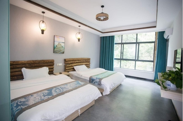 想去洛阳栾川老君山玩一玩，有没有攻略介绍一下，谢谢？(栾川老君山1日游最佳路线)