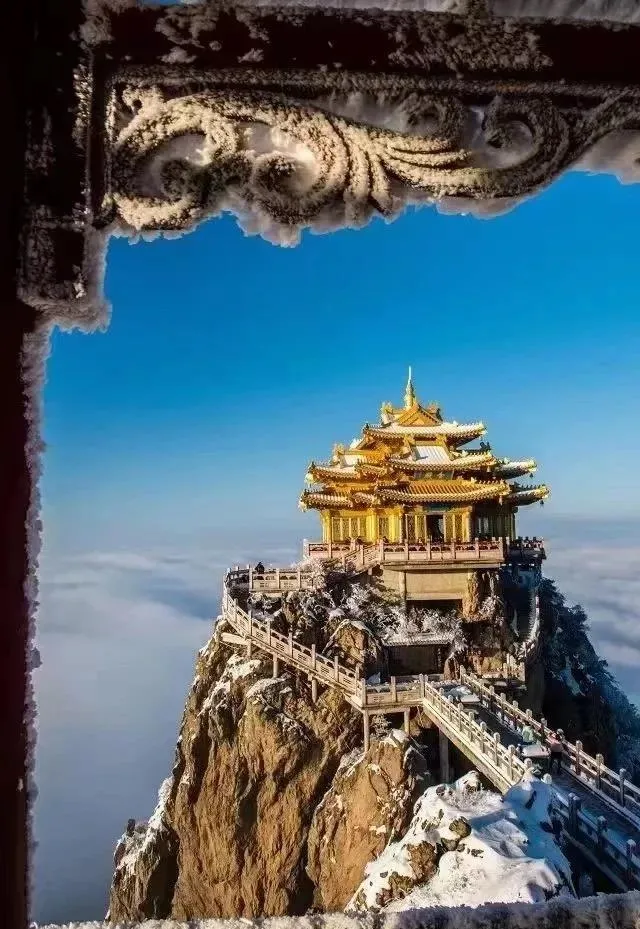 想去洛阳栾川老君山玩一玩，有没有攻略介绍一下，谢谢？(栾川老君山1日游最佳路线)