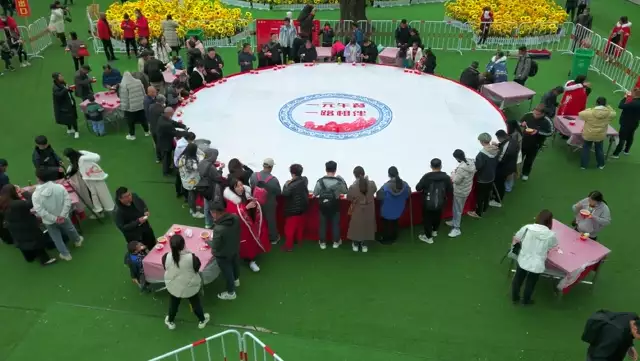 河南老君山景区连续六年推出“一元午餐”   今年多收到615元