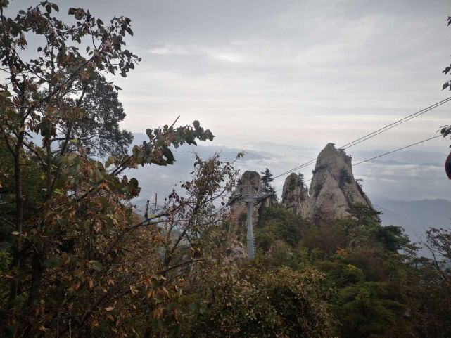 值得借鉴：从老君山旅游爆棚，预想今年十一黄金周旅游攻略(2021年10月老君山门票免费吗)